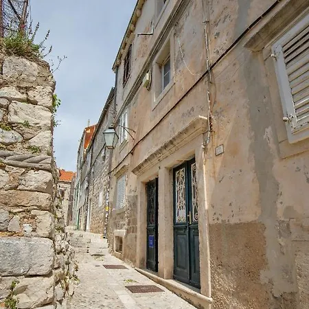 Bell Apartment *